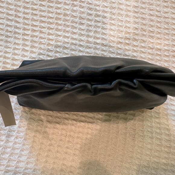 🆕 COS Gathered Leather Clutch Bag - Black NWT - Picture 5 of 9